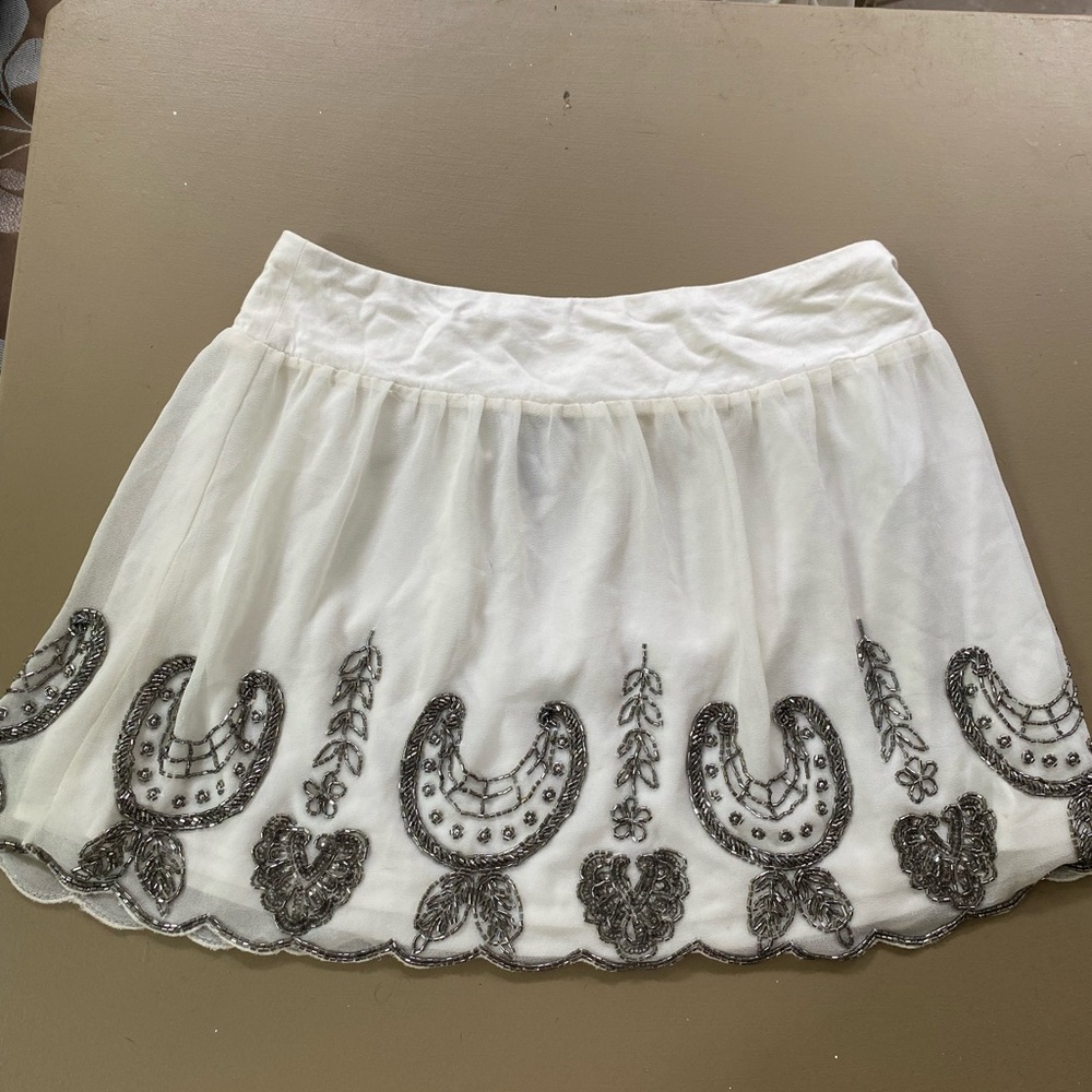 Forever 21 White Sequined Beaded Mini Skirt Scalloped Size Small